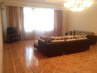 Апартаменты Puppet Theatre. Neftchilar Avenue. 2 bedrooms. Баку Апартаменты с 2 спальнями-15