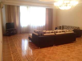 Апартаменты Puppet Theatre. Neftchilar Avenue. 2 bedrooms. Баку Апартаменты с 2 спальнями-7