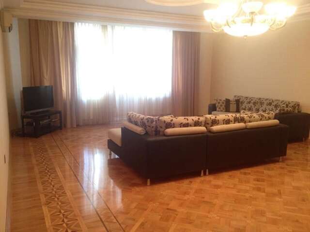 Апартаменты Puppet Theatre. Neftchilar Avenue. 2 bedrooms. Баку-9